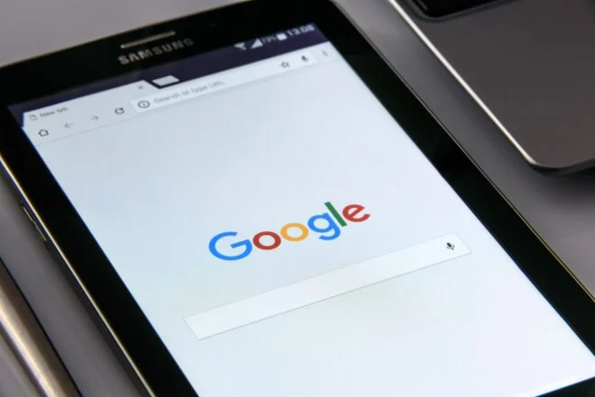 Tampilan dashboard SEO Pulse CMS 2026 menampilkan analisis kompetitor pada hasil Google AI Search